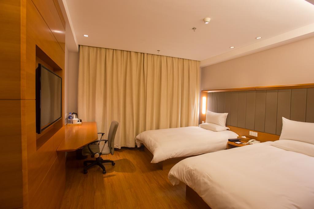 Hotel Ji Railway Station West Tianmu Road 4*