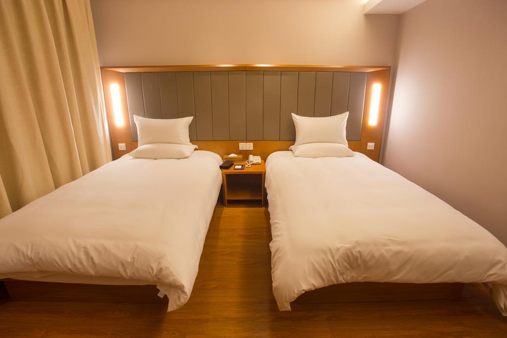 Ji Railway Station West Tianmu Road Hotel Xangai
