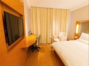 Ji Railway Station West Tianmu Road Hotel 4*