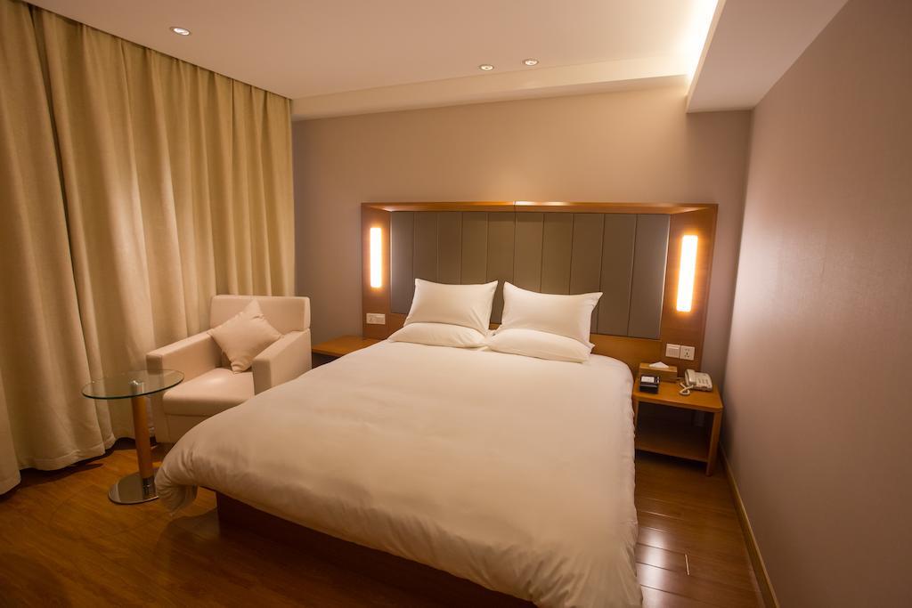 Ji Railway Station West Tianmu Road Hotel Xangai