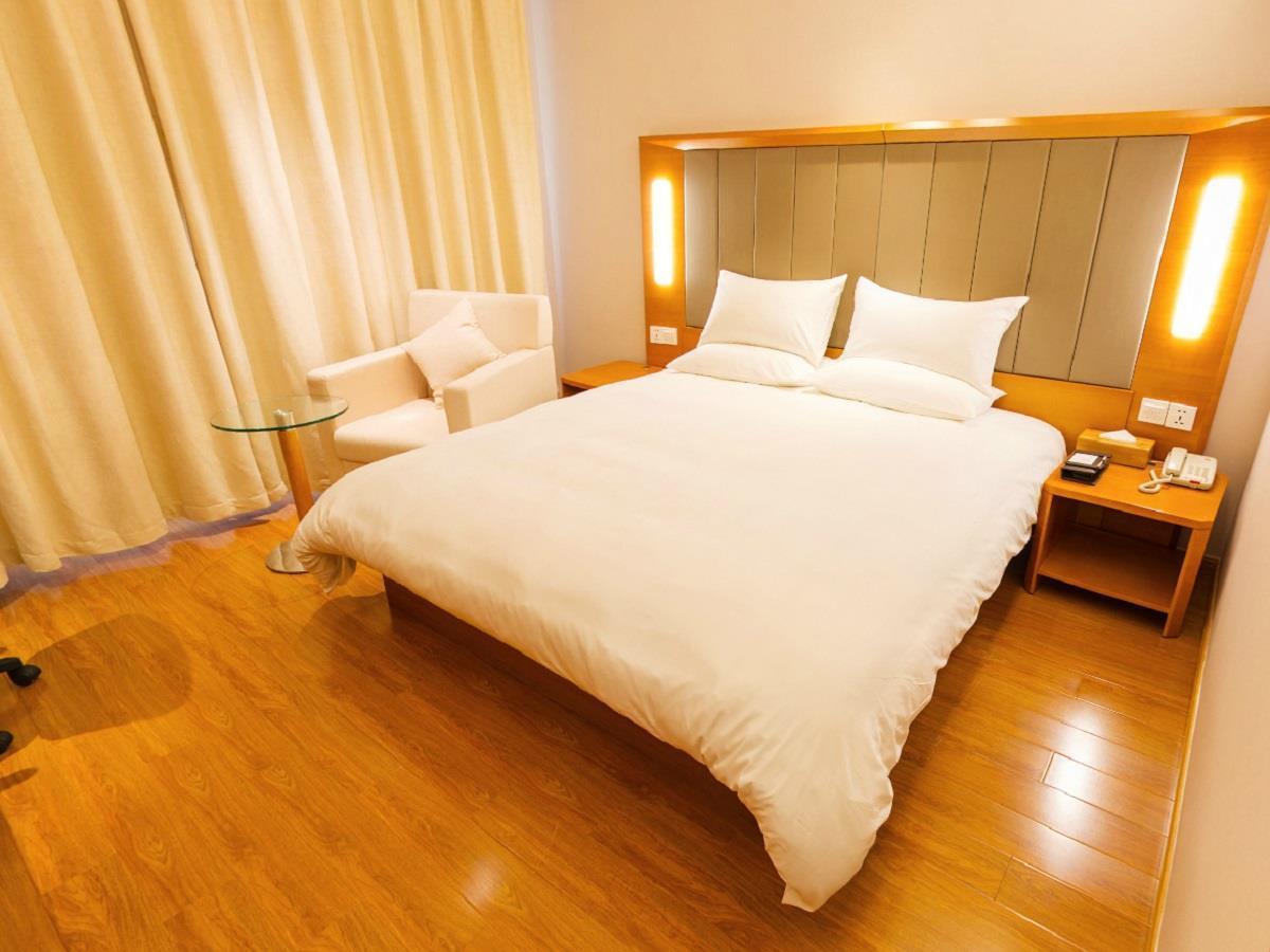 Hotel Ji Railway Station West Tianmu Road 4*